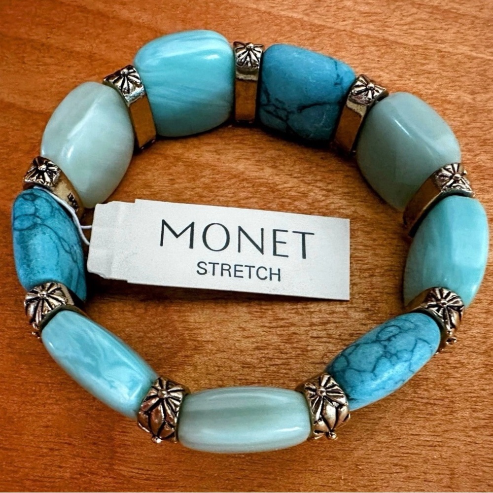 NWT New Monet Faux Turquoise and Silver Beaded Stretch Bracelet